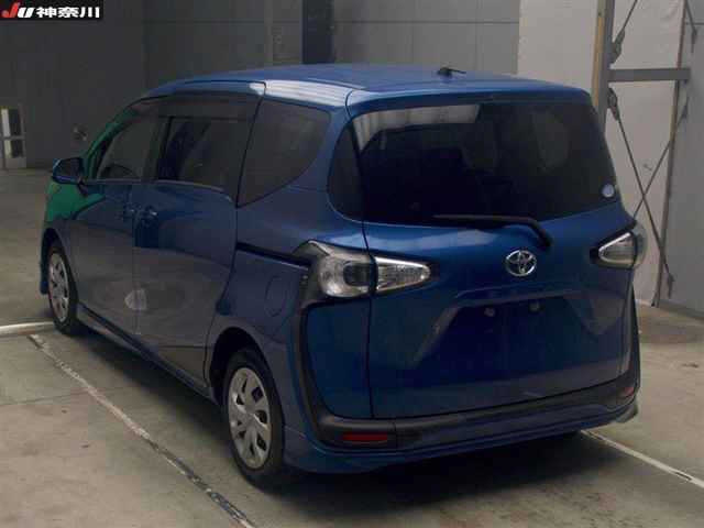 TOYOTA SIENTA 2016
