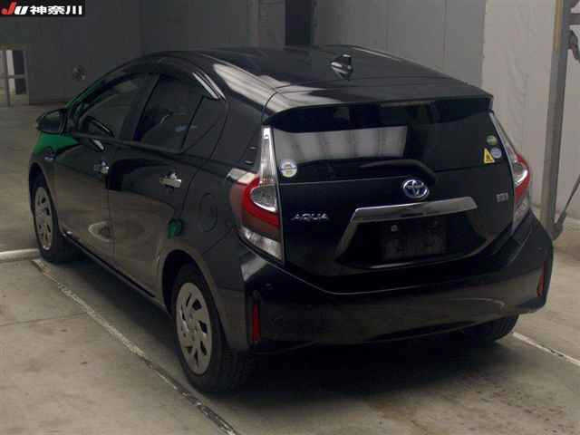 TOYOTA AQUA 2018