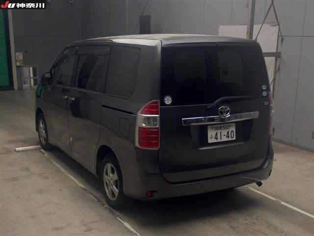 TOYOTA NOAH 2009