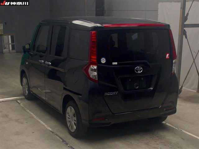 TOYOTA ROOMY 2022
