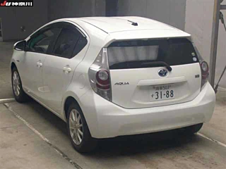 TOYOTA AQUA 2012