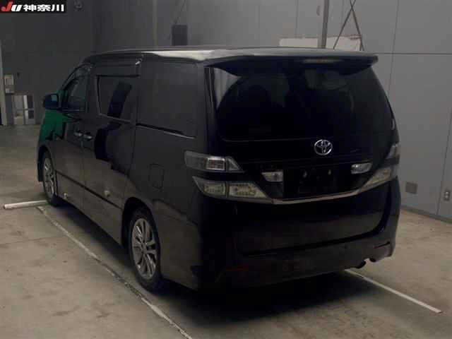 TOYOTA VELLFIRE 2010