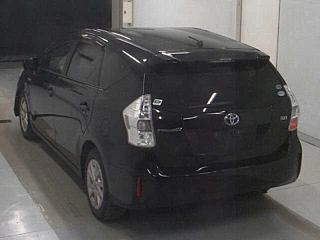 TOYOTA PRIUS ALPHA 2012