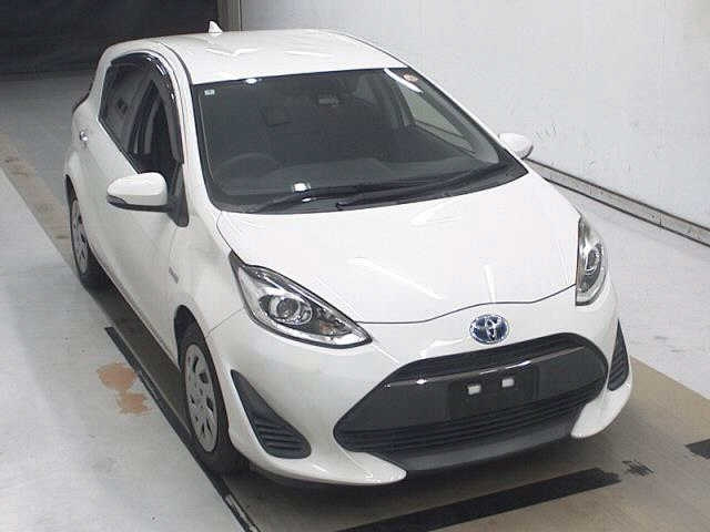 TOYOTA AQUA 2018