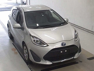 TOYOTA AQUA 2020