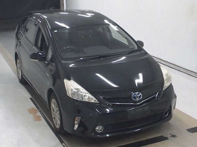 TOYOTA PRIUS ALPHA 2012