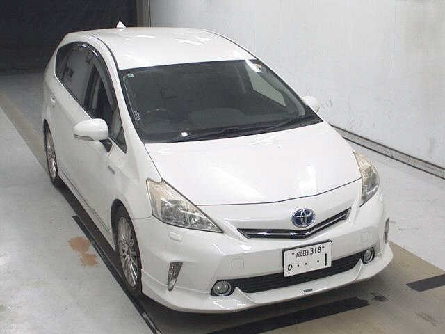 TOYOTA PRIUS ALPHA 2012
