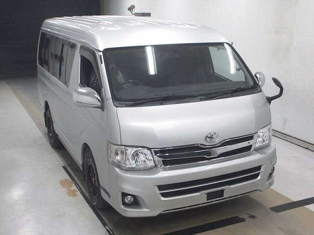 TOYOTA HIACE 2010