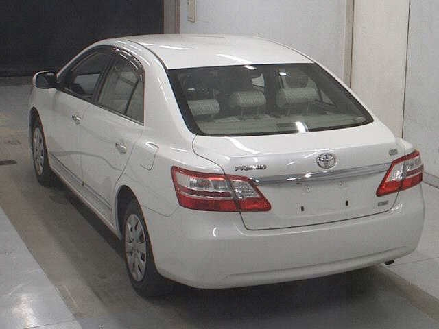 TOYOTA PREMIO 2012