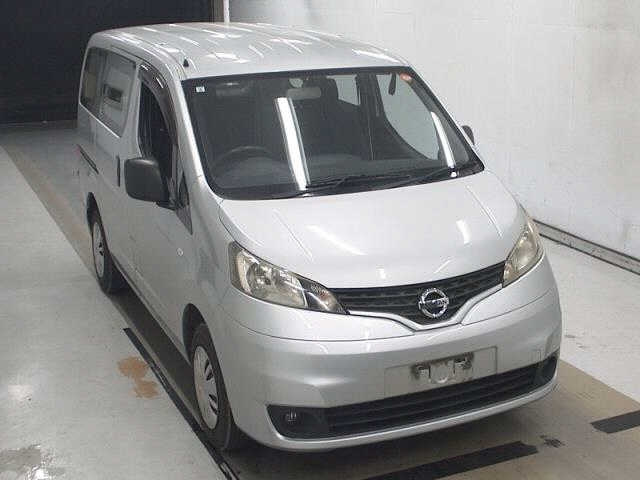 NISSAN NV200 2013