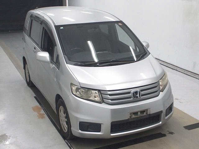 HONDA FREED 2010
