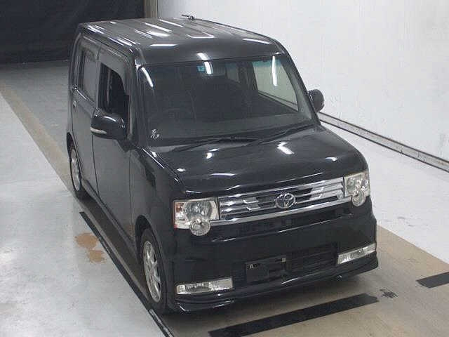 TOYOTA PIXIS SPACE 2014