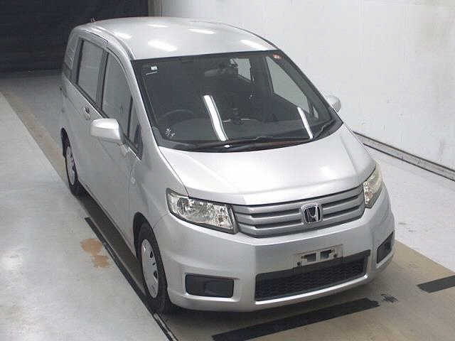 HONDA FREED 2010