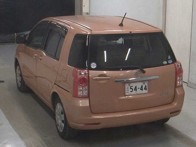 TOYOTA RAUM 2009