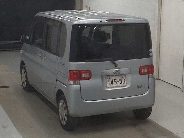 DAIHATSU TANTO 2011