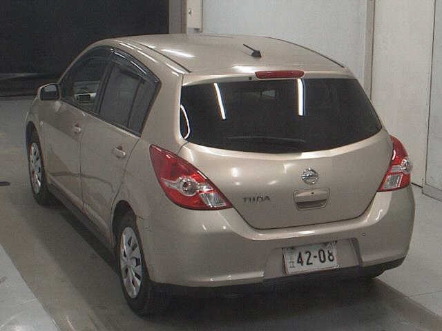 NISSAN TIIDA 2010