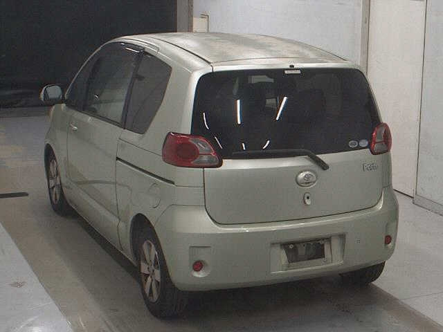 TOYOTA PORTE 2010