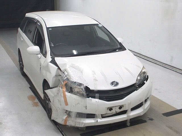 TOYOTA WISH 2011