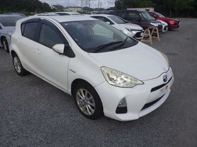 TOYOTA AQUA 2013
