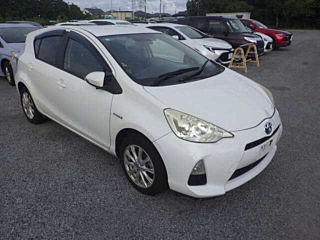 TOYOTA AQUA 2013