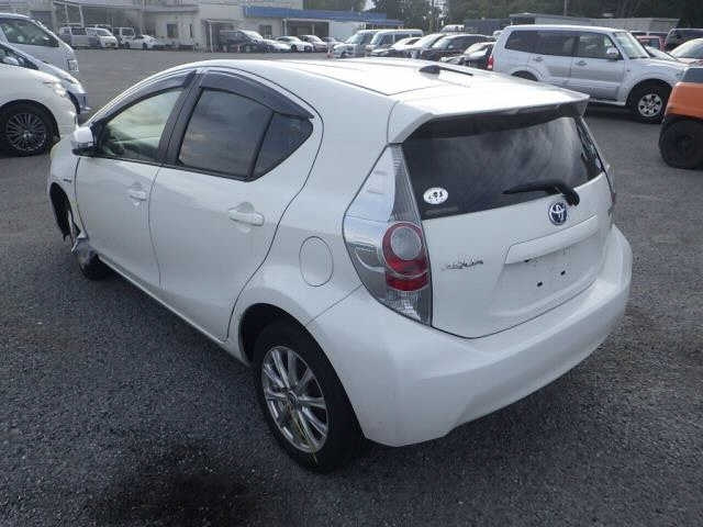 TOYOTA AQUA 2013