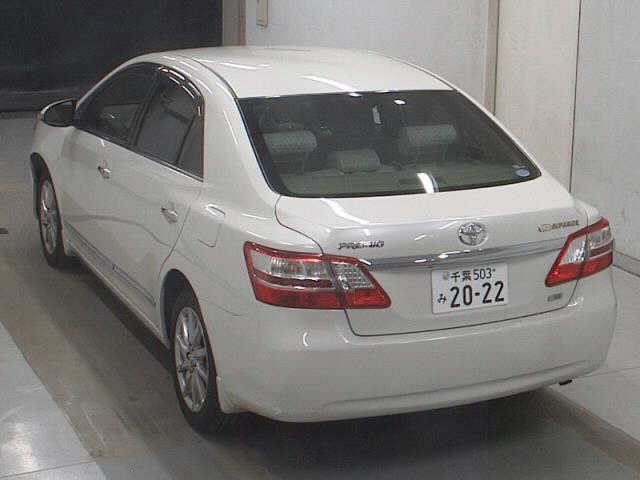 TOYOTA PREMIO 2014