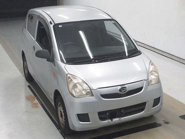 DAIHATSU MIRA 2010