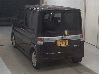 DAIHATSU TANTO 2010