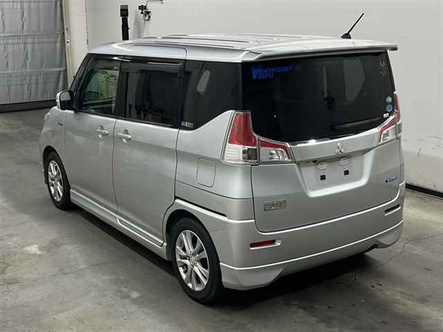 MITSUBISHI DELICA D2 2016