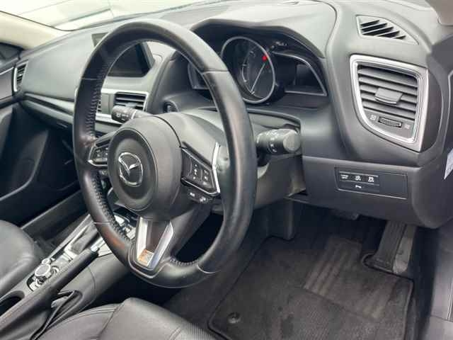 MAZDA AXELA 2017
