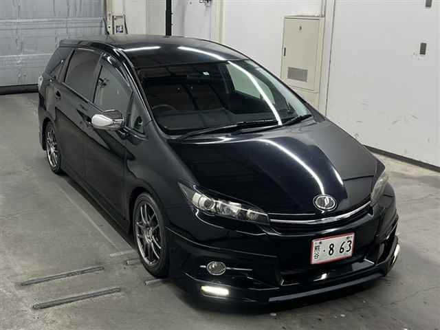 TOYOTA WISH 2013