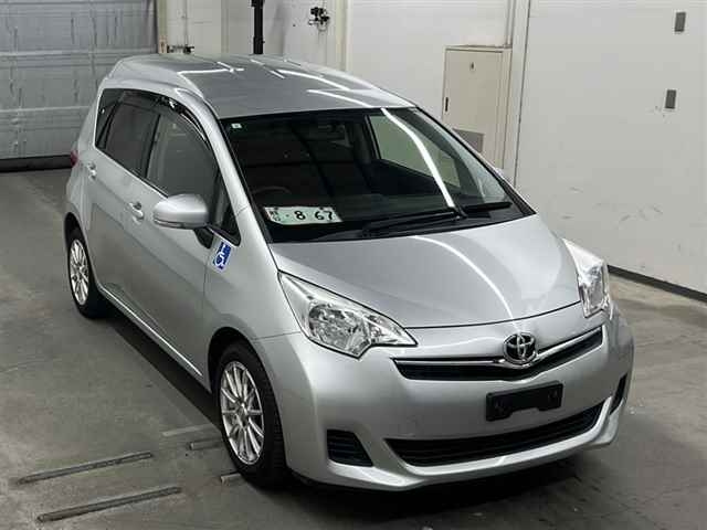 TOYOTA RACTIS 2013