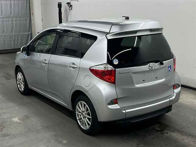 TOYOTA RACTIS 2013