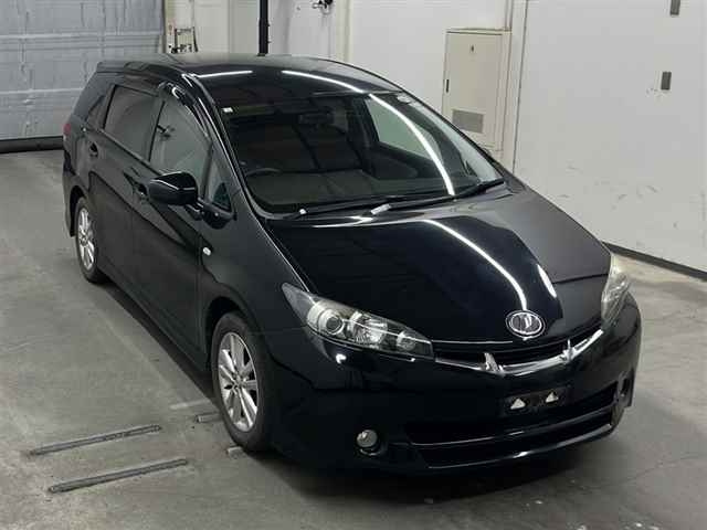 TOYOTA WISH 2010