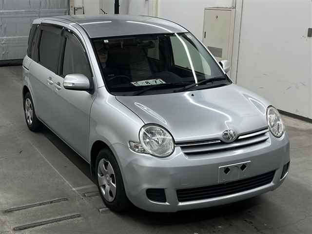 TOYOTA SIENTA 2013