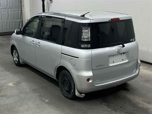 TOYOTA SIENTA 2013