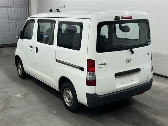 TOYOTA TOWN ACE VAN 2016
