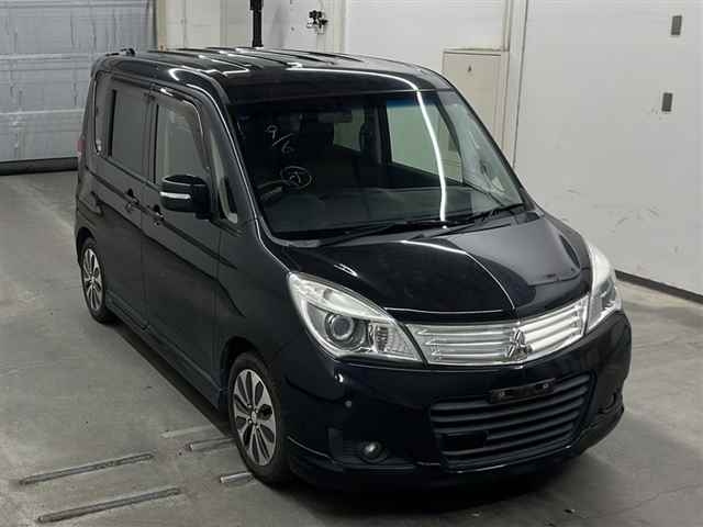 MITSUBISHI DELICA D2 2014