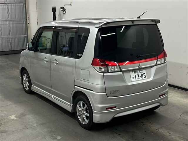 MITSUBISHI DELICA D2 2012