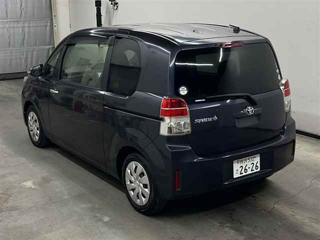 TOYOTA SPADE 2013