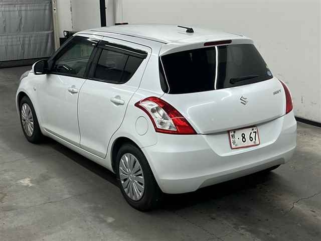 SUZUKI SWIFT 2015