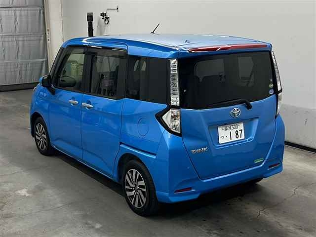 TOYOTA TANK 2016
