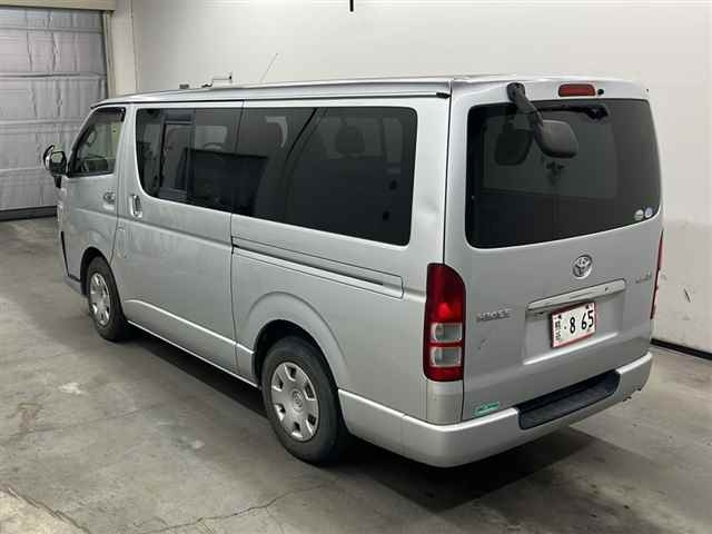 TOYOTA HIACE VAN 2012