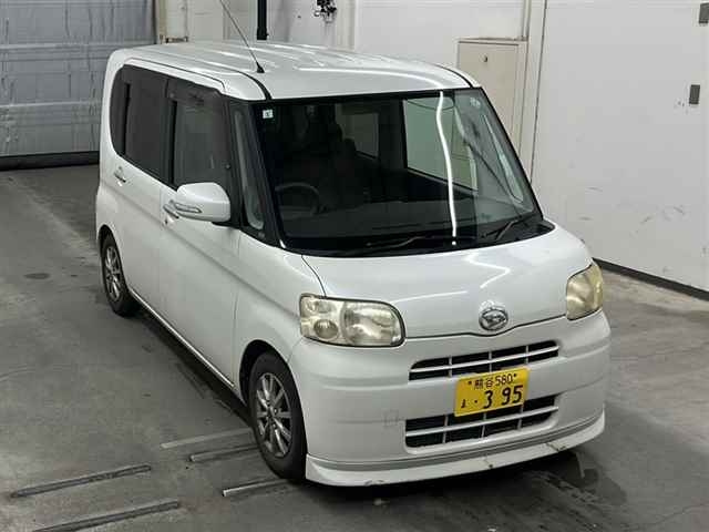 DAIHATSU TANTO 2010