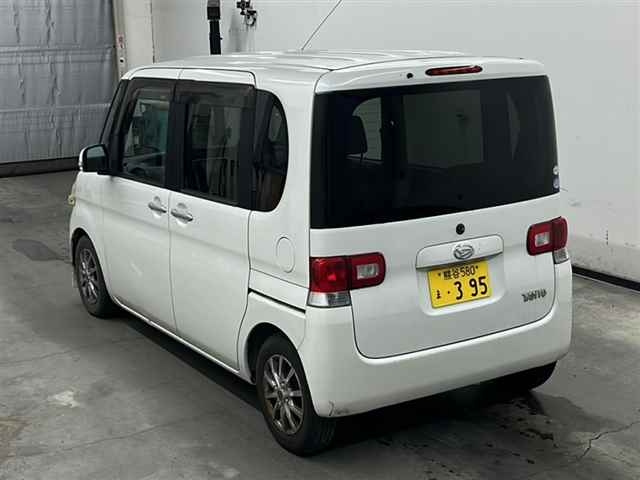 DAIHATSU TANTO 2010