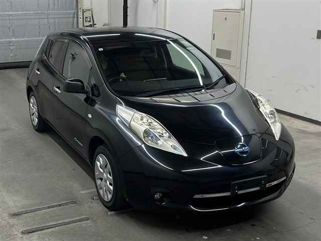 NISSAN LEAF 2015