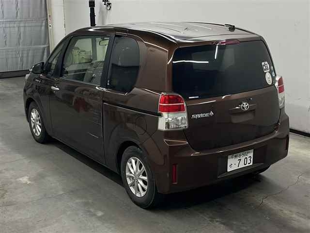 TOYOTA SPADE 2012