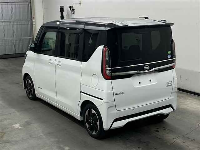 NISSAN ROOX 2020