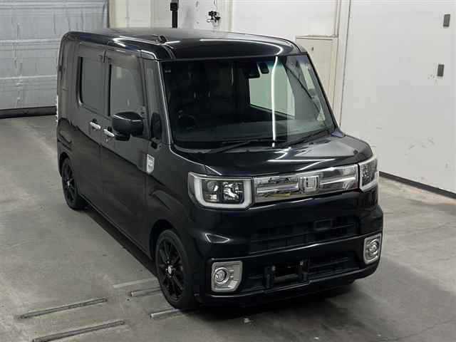 DAIHATSU WAKE 2016