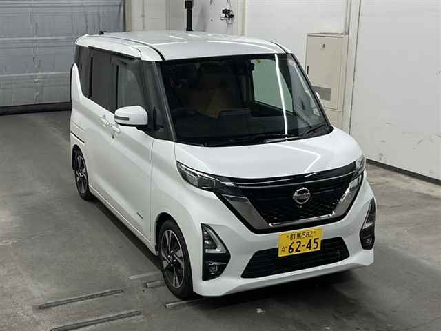 NISSAN ROOX 2023